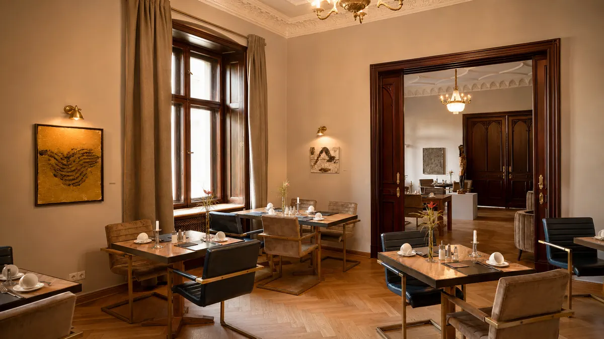 Restaurant mit Blick in das Schlossambiente